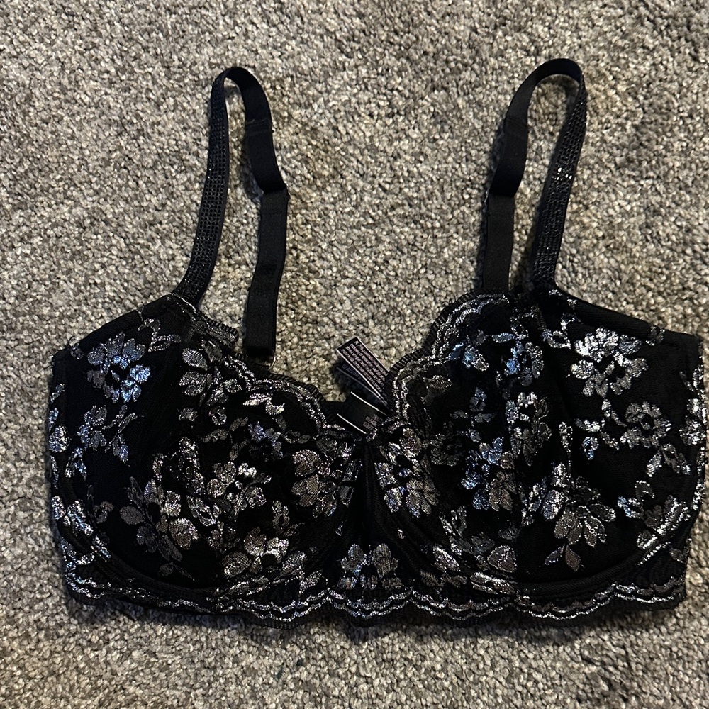 Elegant Black and Silver Floral Lace Bra